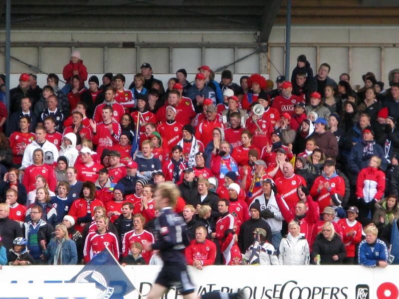 Ársmiðasala í vikunni