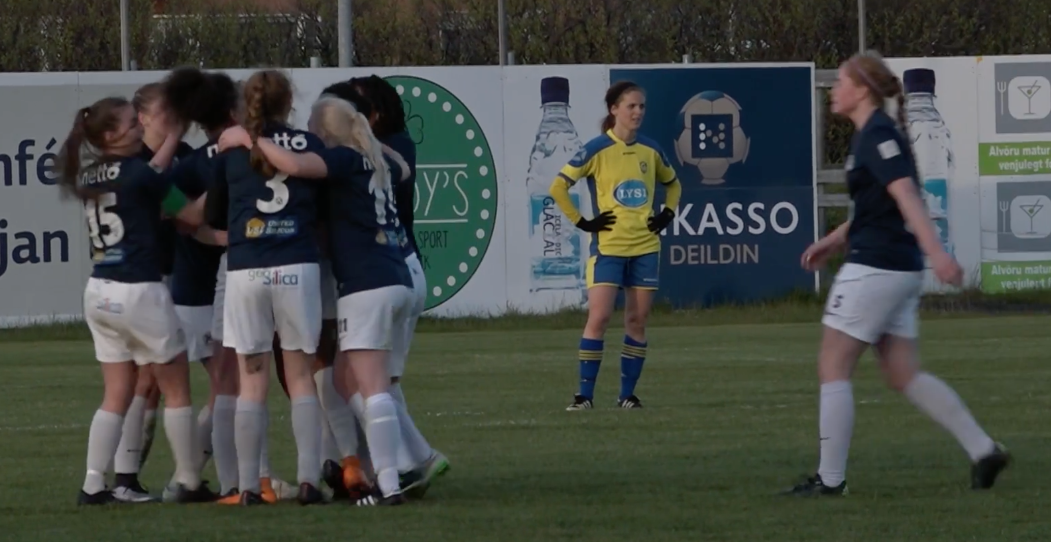 Frábær og sögulegur sigur í grannaslagnum