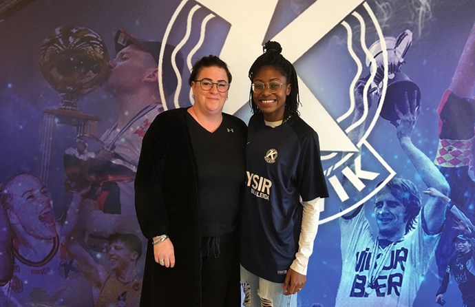 Natasha Anasi framlengir við Keflavík