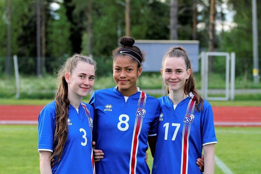 Íris, Sveindís og Katla með U16